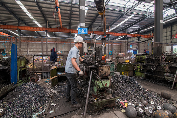 宜兴网架配件-螺栓球加工车间